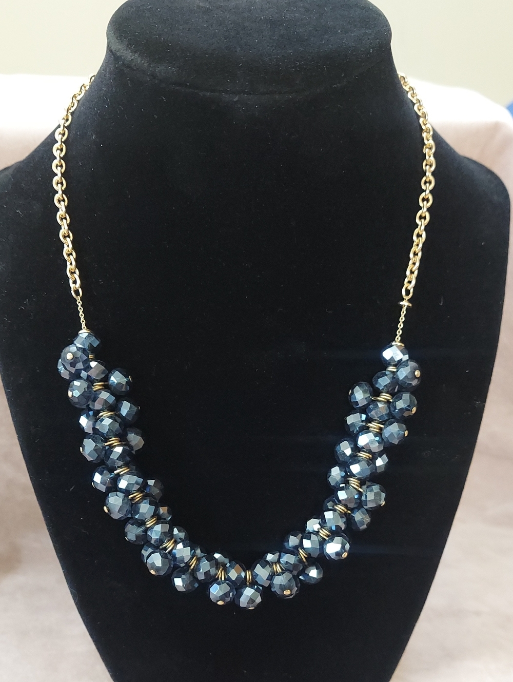 Ann Taylor cluster statement necklace navy blue crystal beads Gold Tone Chain